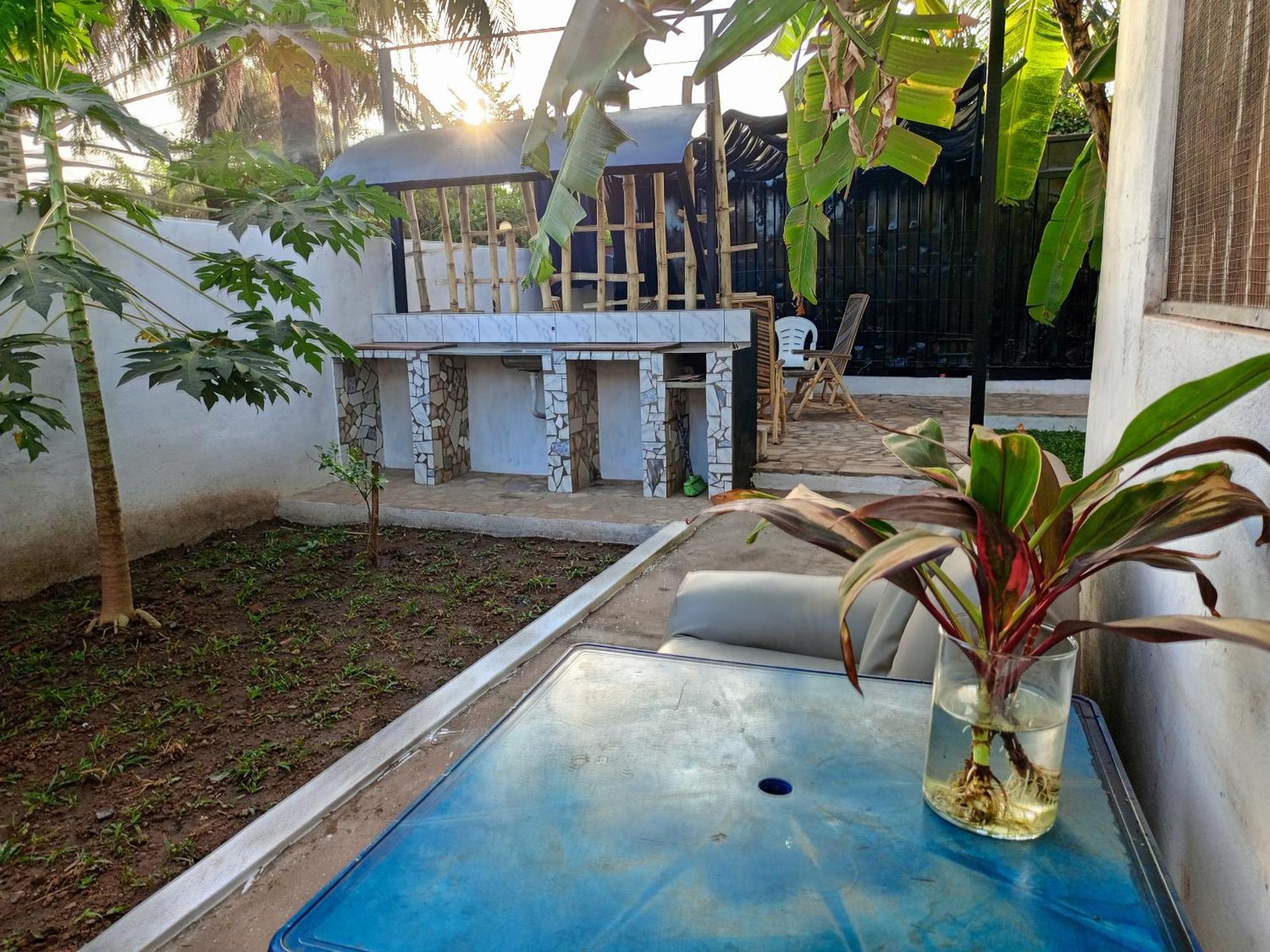 Casa Cacheu Homestay Guest House Bissau Esterno foto